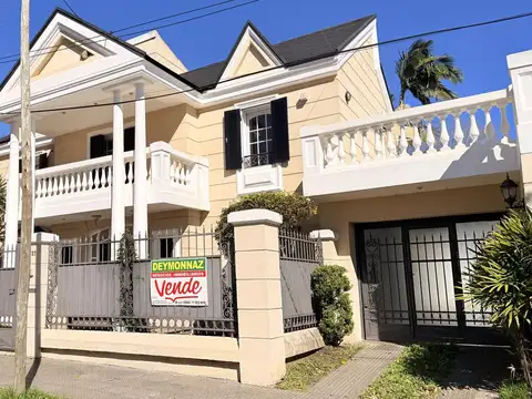 Casa Pasaje Velazco entre Mitre y Ferrari