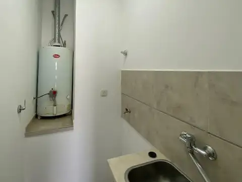 Casa 2 ambientes con 1 baño