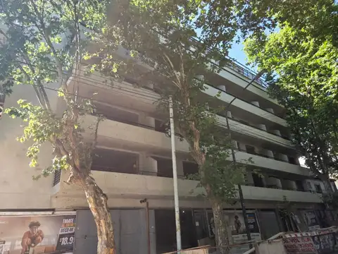 VENTA LOCAL AL FRENTE C/ PATIO JARDÍN ZONA RESIDENCIAL PARQUE CHAS