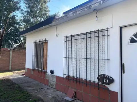 CASA 4 AMBIENTES EN VENTA P DEL REY + DEPARTAMENTO