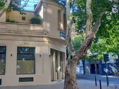 EN VENTA - LOCAL COMERCIAL RECICLADO A NUEVO - BARRIO LOURDES