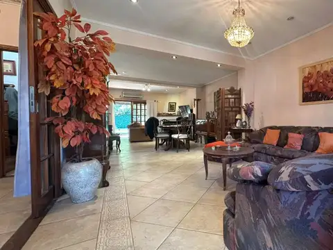 Casa en Venta en Olivos Maipu/Uzal, USD 370.000