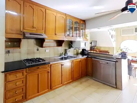 Casa 6 ambientes con 3 baños