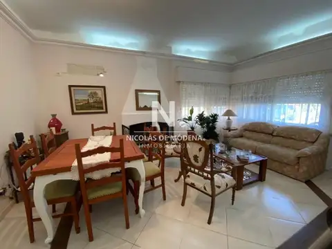 Chalet de 4 dormitorios en Playa Mansa