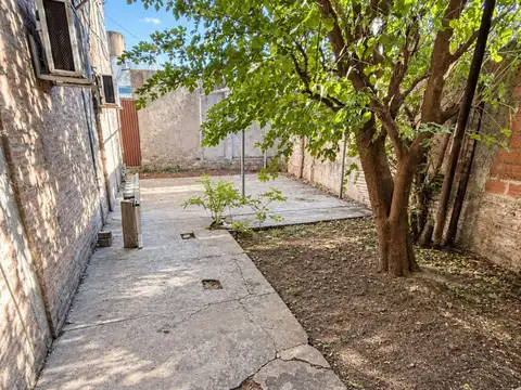 Galpon en Alquiler en Villa Santos Tesei, USD 1.200