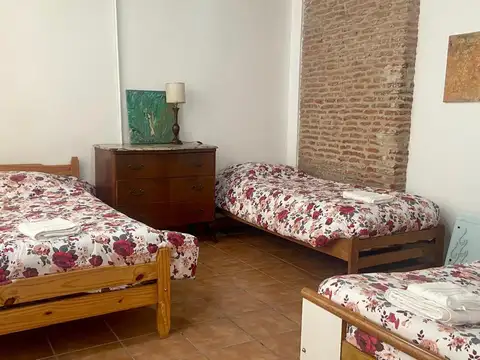 Casa 10 ambientes con 4 baños