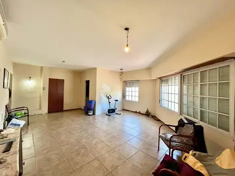 Depto Tipo Casa en Venta en Villa Lynch, USD 100.000