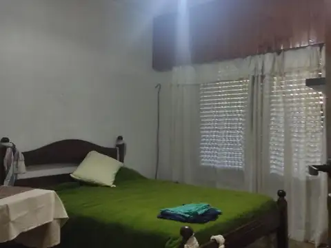Casa en venta de 2 dormitorios c/ cochera en Ramos Mejía