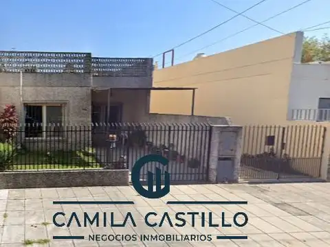 Casa en venta de 2 dormitorios c/ cochera en Ramos Mejía