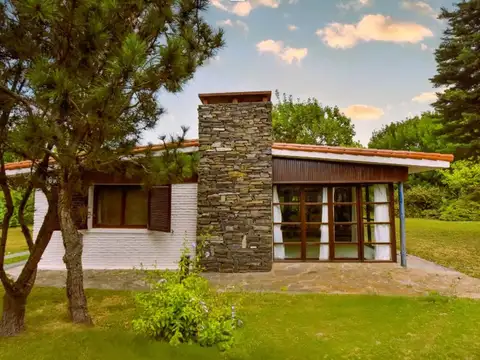 VENTA CASA 2 DORMITORIOS EN BELLA VISTA