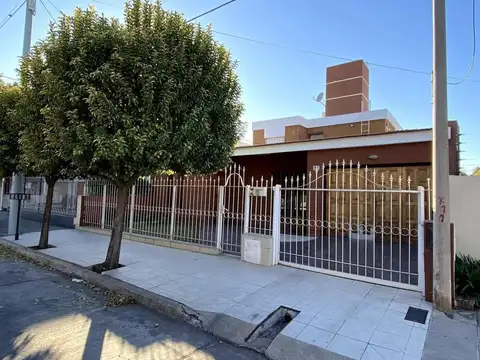 Casa de 4 dormitorios en venta en barrio La France - APTO BANCOR
