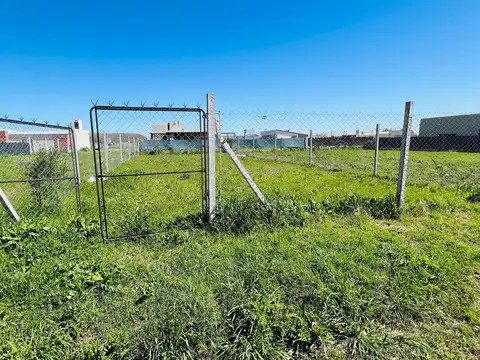 Terreno en Venta 27  mts Fondo