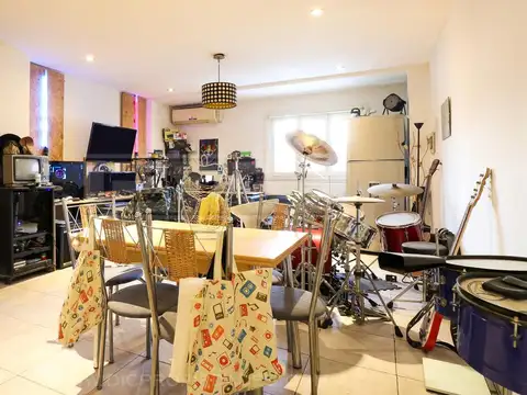 Agustín Álvarez al 1300 entre Lisandro de la Torre y 25 de Mayo