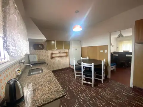 Casa 4 ambientes con 2 baños