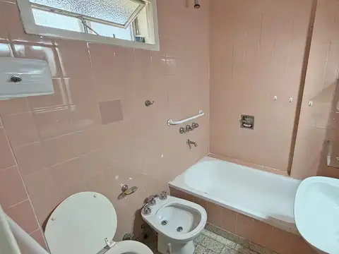 DEPARTAMENTO 2 AMBIENTES EN ZONA CENTRICA DE BALLESTER