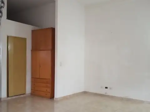 Depto Tipo Casa en Alquiler de Monoambiente
