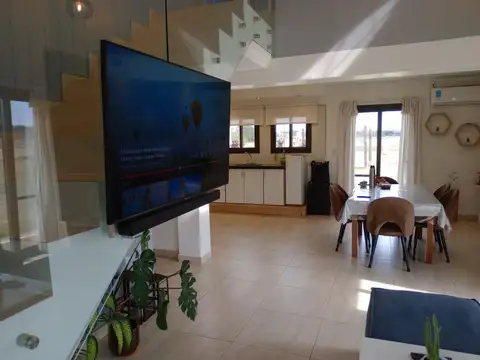 SE VENDE CONJUNTO DE 3 CASAS EN VILLA ESQUIU