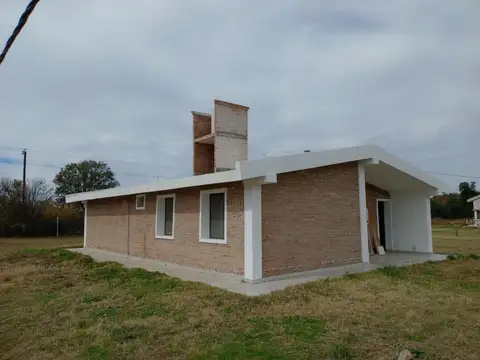 Casa 8 ambientes con 5 baños