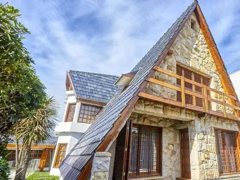 Casa 7 ambientes con 6 baños