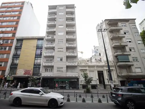 VENTA APARTAMENTO 3 DORMITORIOS Y SERVICIO CENTRO