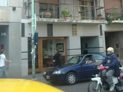 Departamento de 2 ambientes al frente con balcón