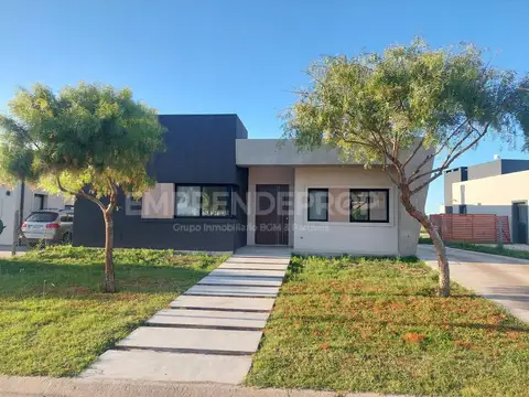 Hermosa casa alquiler anual pileta Pilar del este, San Ramiro