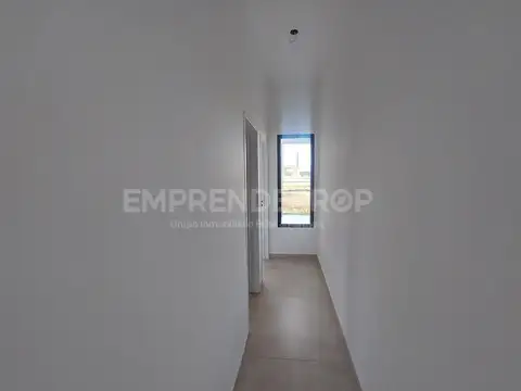 Casa en Alquiler en Pilar del Este - San Ramiro, USD 1.300