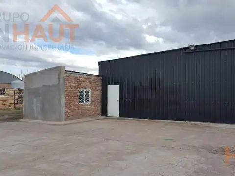 Galpon en Venta en General Fernandez Oro, USD 240.000