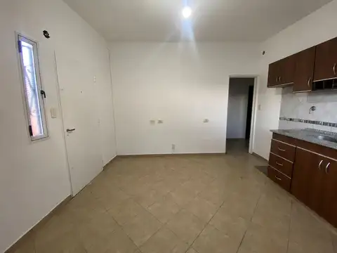 Departamento en Alquiler en Isidro Casanova, $ 380.000