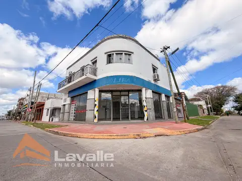 LOCAL EN ESQUINA SOBRE AVENIDA