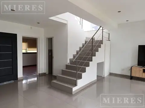 Casa en Alquiler de 4 dormitorios