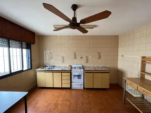 Av. Presidente Peron 5300