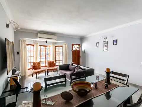 Depto Tipo Casa 4 ambientes con 2 baños