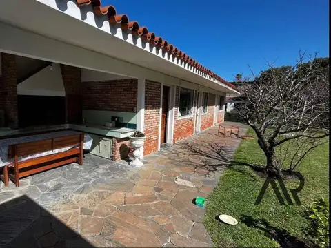 Casa en venta de 3 dormitorios c/ cochera en Malvin