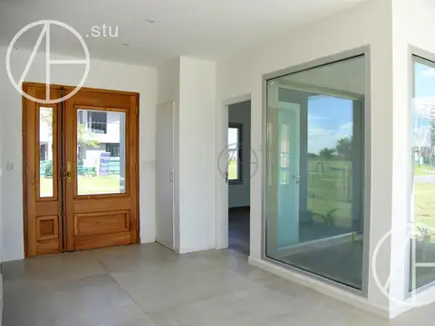 Casa 5 ambientes con 2 baños