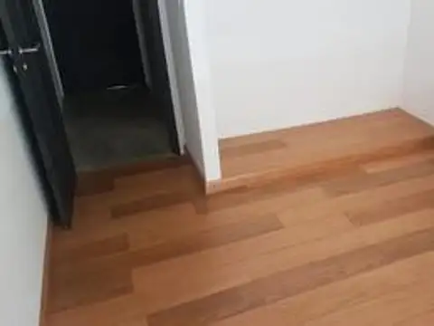 Depto 3 amb c/patio (Ramos Mejía)