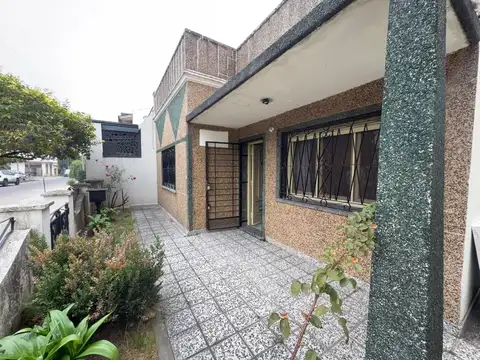 CASA EN VENTA 3 AMB - PALOMAR