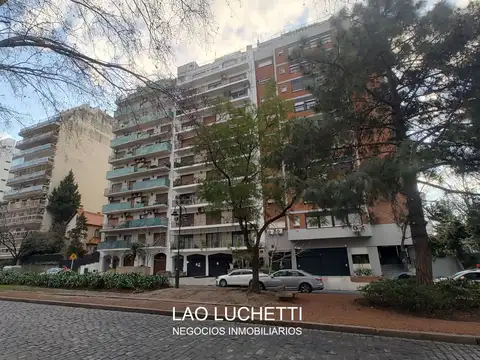 VENTA! PISO ENTERO CON ACCESO Y VISTA AL BELGRANO ATHLETIC CLUB!