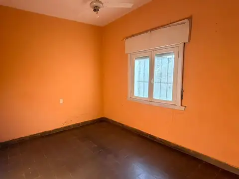 Casa en Alquiler con 1 cochera