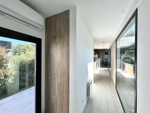 Casa 4 ambientes con 2 baños