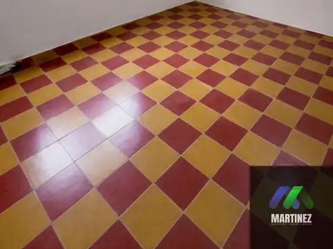 Casa 5 ambientes con 1 baño