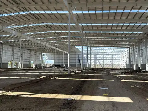 Galpon en Alquiler 130  mts Frente