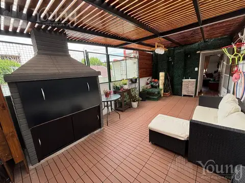Duplex 4 ambientes con parrilla en venta centro de Wilde