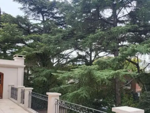 VENTA CASA 6 AMBIENTES BARRIO EL BARRANCO PILAR PILETA JARDÍN GALERIA PARQUE ARBOLEDA AÑOSA