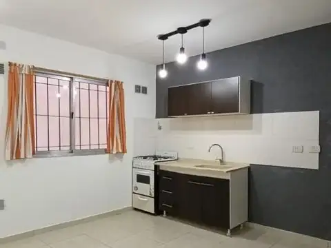 Primera Junta 2200, Piso pb