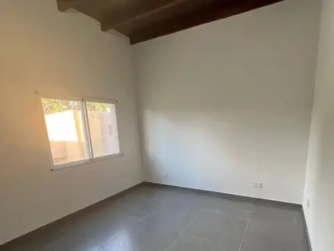Casa 3 ambientes con 1 baño