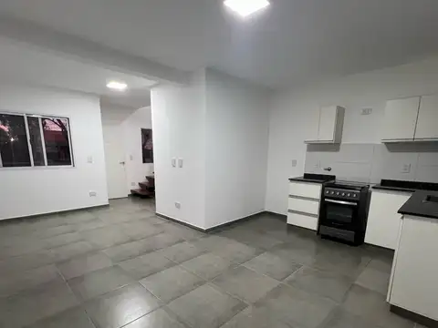 Casa en Alquiler en Funes, $ 850.000