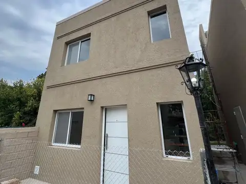 Casa de dos dormitorios A ESTRENAR con Patio exclusivo 