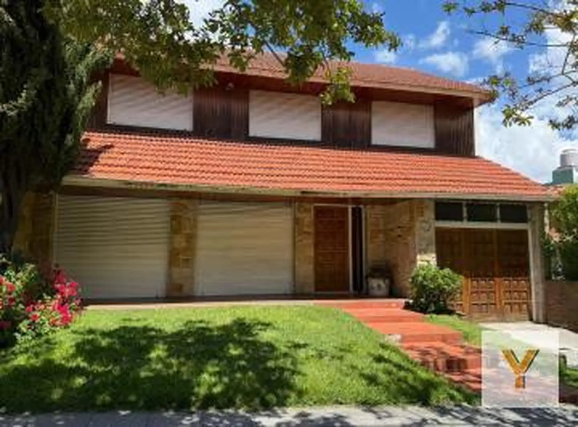 Casa en venta - 4 Dormitorios 5 Baños