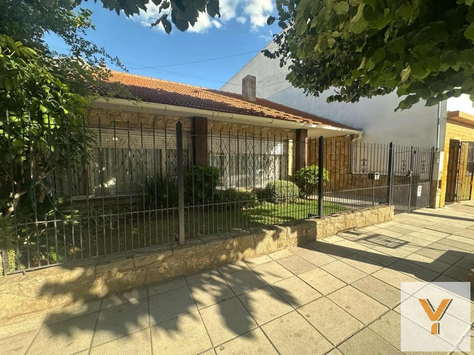 Casa en venta - 4 Dormitorios 5 Baños
